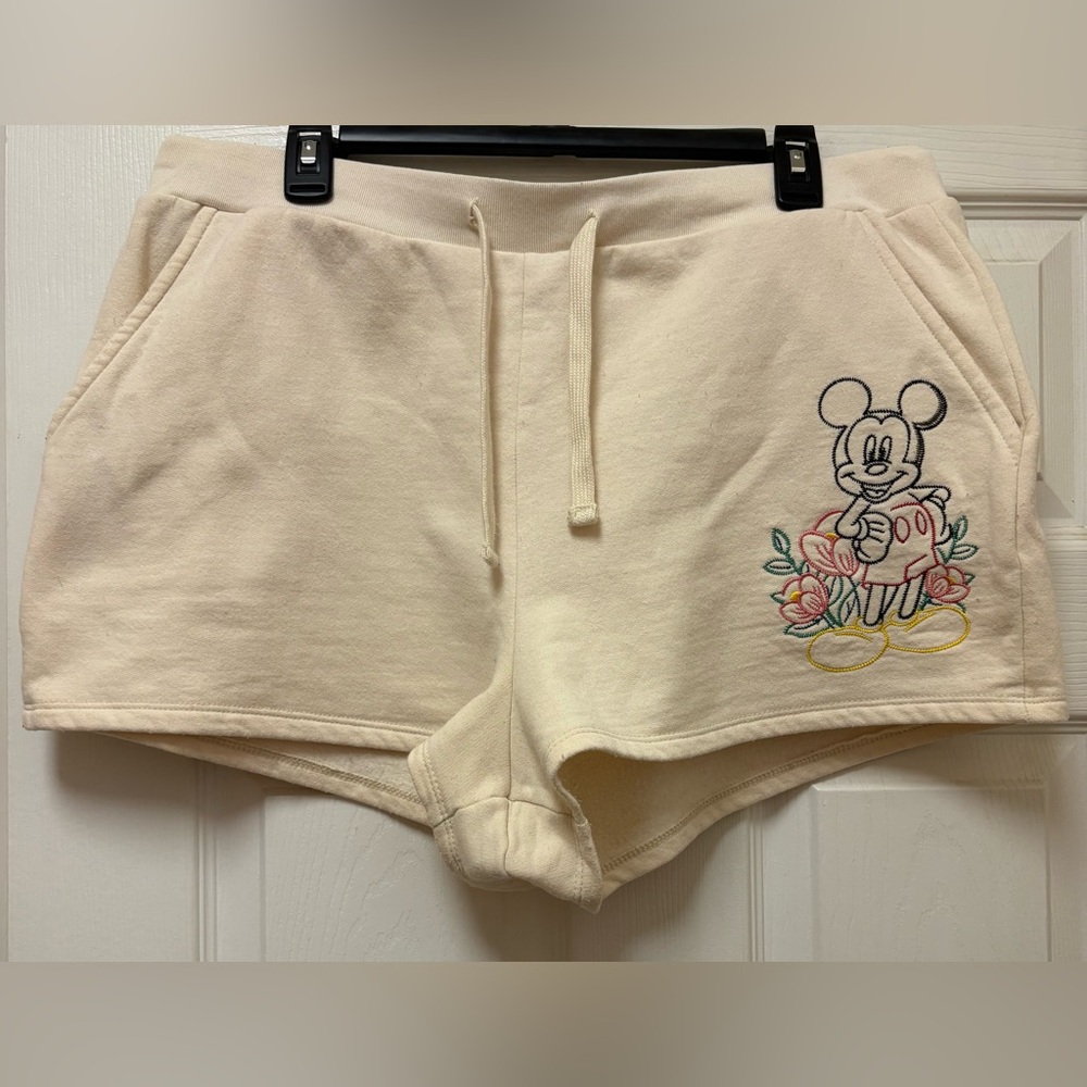 Disney size 2XL Cream Women's Shorts with Embroidered Mickey Mouse Design